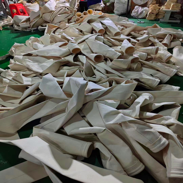 涤纶覆膜针刺毡收尘布袋 氟美斯除尘布袋
